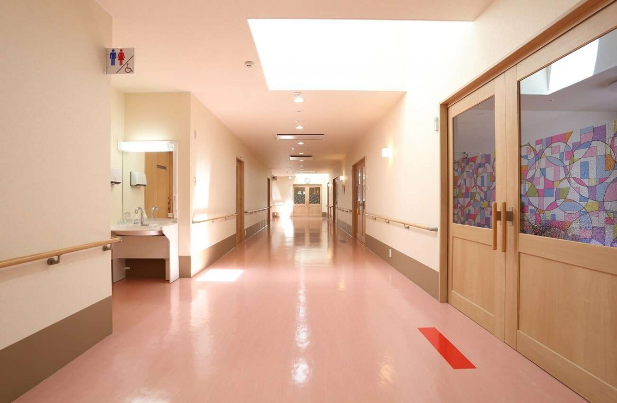 介護施設のクラスターが減少　直近1週間で84件　10週ぶり2桁　厚労省は引き続き注意を喚起