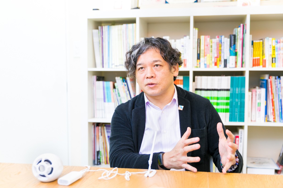 インタビューに答えるユニバーサル・サウンドデザイン代表取締役の中石真一路さん