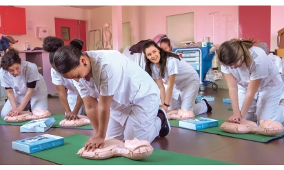 【試写会プレゼント】『人生、ただいま修行中』医療職なら必見！フランスの看護学生、150日間の成長を記録したドキュメンタリー映画